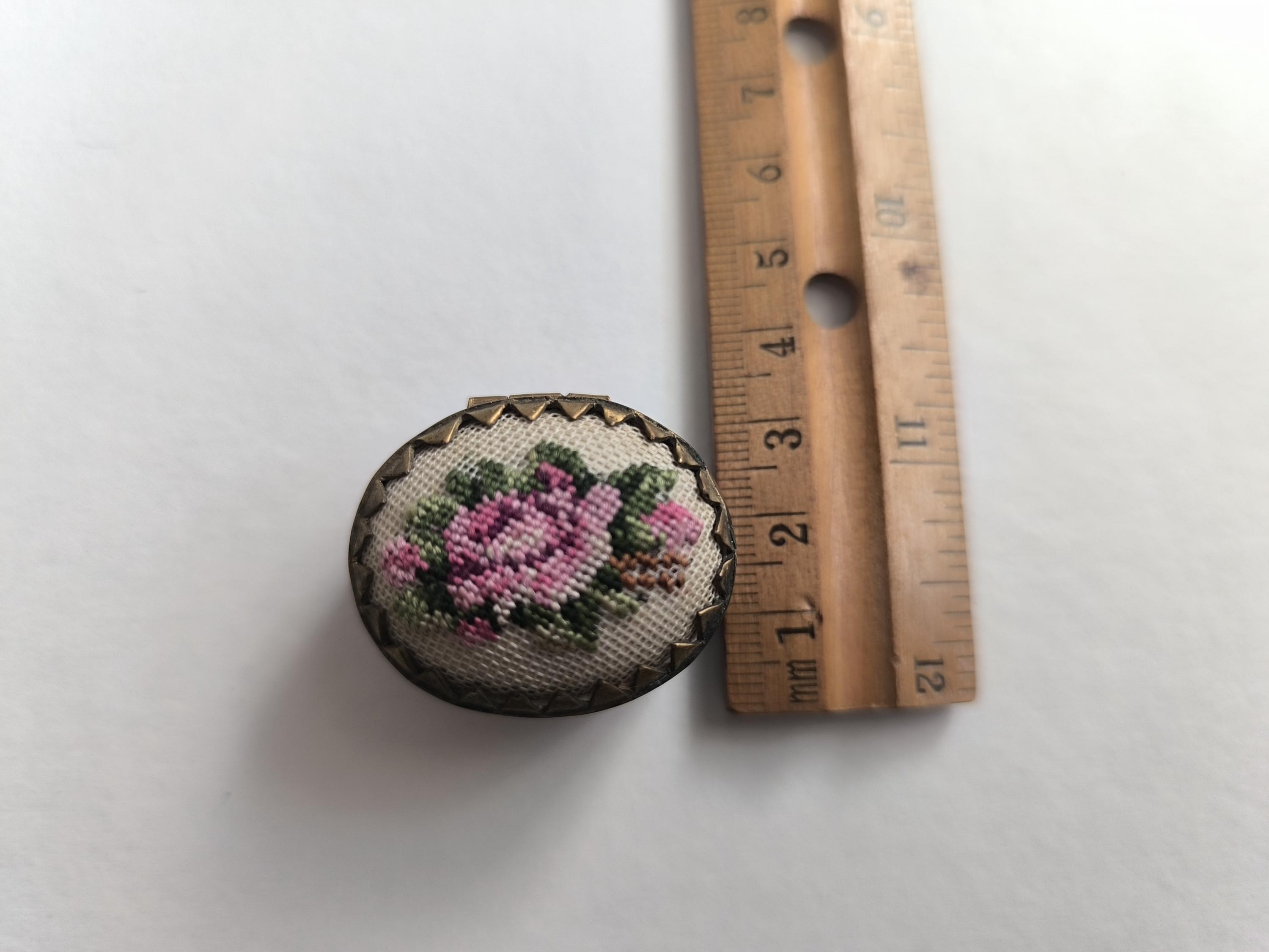 ヴィンテージ七宝焼きピルボックス：ブルーエナメルの花刺繍ミニ 