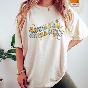レトロ ハヌカ シャツ ハッピー ハヌカ シャツ ハヌカ Tシャツ ハヌカ パジャマ セーター ハヌカ シャツ ハヌカ シャツ レディース 8 つのライト חנוכה
