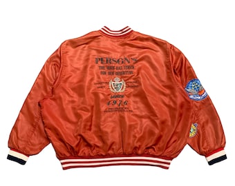 Giacca in nylon con logo grande da persona vintage