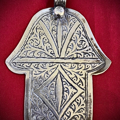 Morocco Old hand of Fatima Jews protection against the evil eye in silver Khamsa - Khomissa - hamsa Essaouira shops region