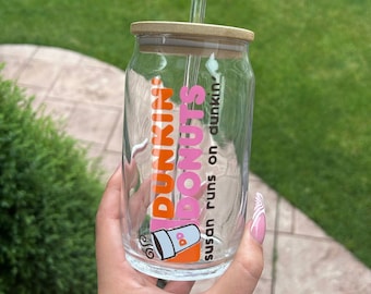 Lattina di birra Dunkin' / Bicchiere Dunkin' Donuts / Tazza da caffè in vetro / Tazza Dunkin' Donuts personalizzata / Tazza personalizzata con coperchio in bambù /