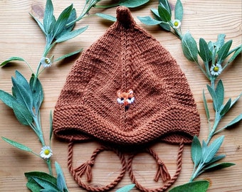 Wichtelmütze, Babymütze handgestrickt, bestickt