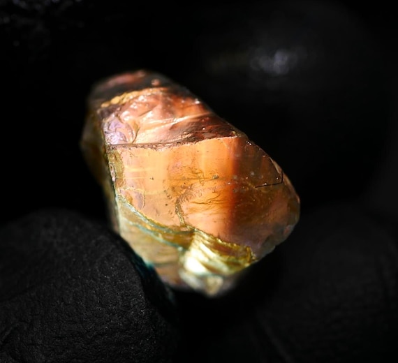 10.00Cts Raw Madagascar Moonstone Crystal: Rainbow Flash Moonstone Rough 13X14X10mm