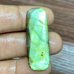 30.20CRT Kissenform Labradorit Schnitt, auffälliger Labradorit facettierter Edelstein Natürlicher Labradorit loser Stein-Großhandels-Lot für die Schmuckherstellung