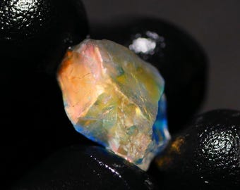 Madagascar Moonstone Rough Crystal, Natural Healing Gemstone, Jewelry Making Stone