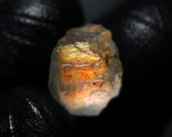 6.80 Cts Raw Madagascar Moonstone Crystal: Rainbow Flash Moonstone Rough 9X12mm