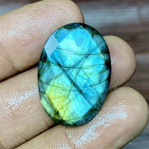 Oval Form Labradorit Schnitt, auffälliger Labradorit facettierter Edelstein, natürlicher Labradorit loser Stein Großverkauf Lot für die Schmuckherstellung