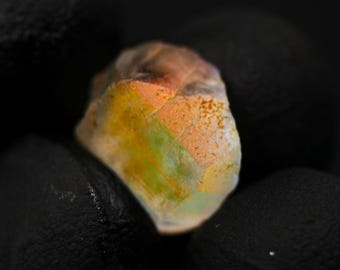 6.05 Cts Raw Madagascar Moonstone Crystal: Rainbow Flash Moonstone Rough 10X12mm