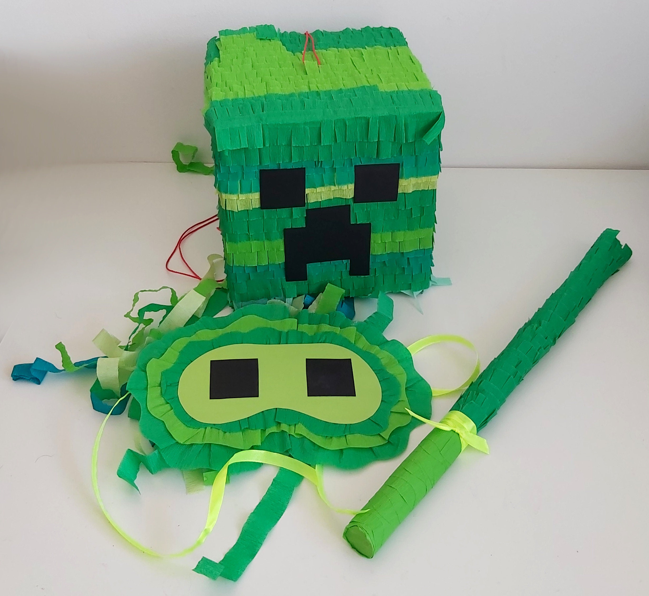 DIY Minecraft Creeper - Birthday Decorations - Katherine Learns Stuff!