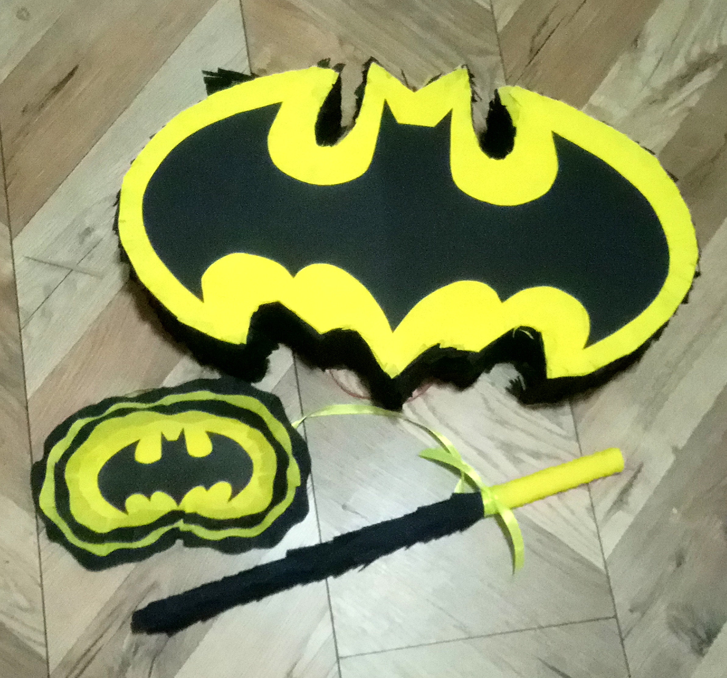 Comic Book Action Pinata, Action Hero Pinata with a Blindfold Bat and  Confetti Hero Party Decoration for Hero Themed Party Comic Book Games Party