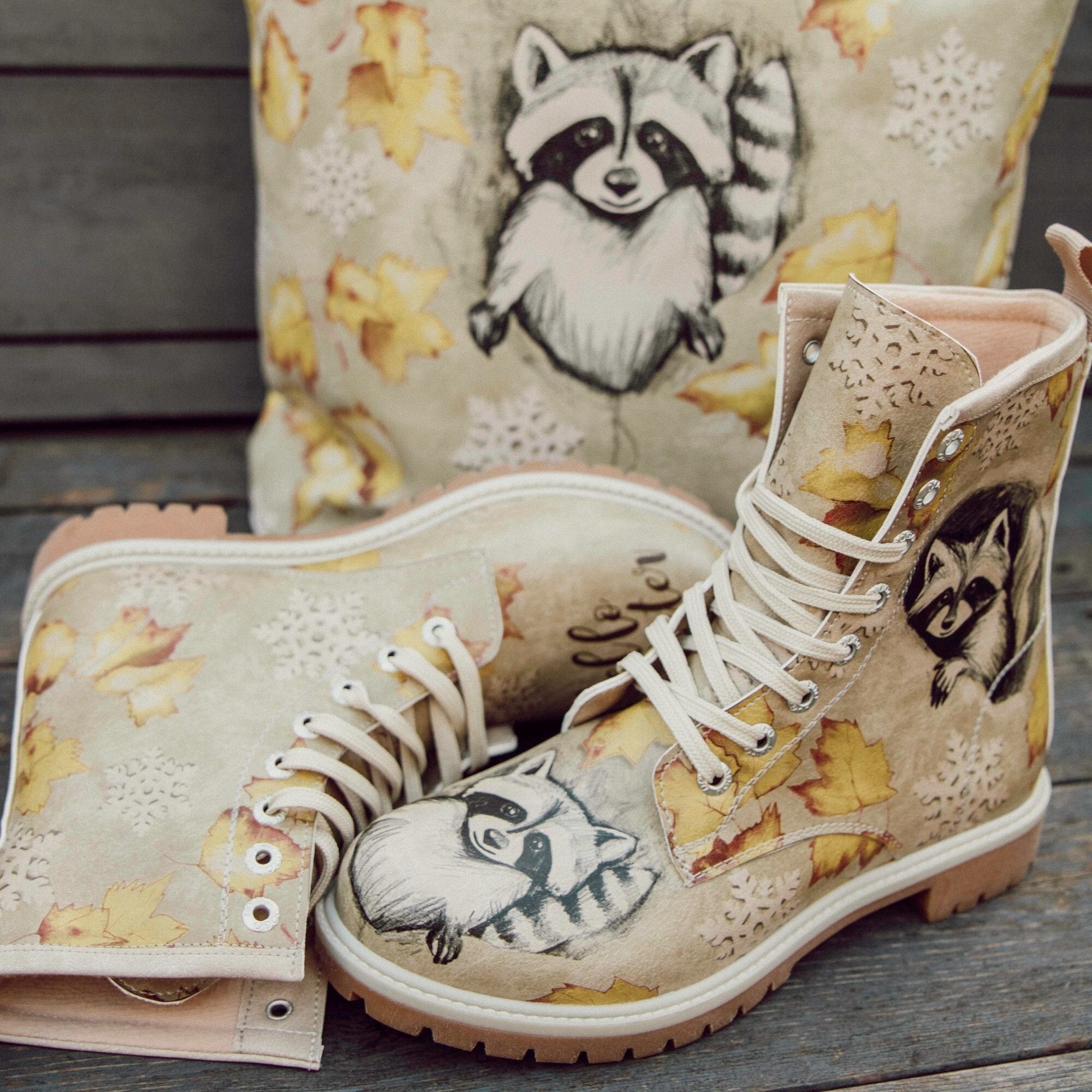 Hand painted boots  Shoe refashion, Boho boots, Painted shoes