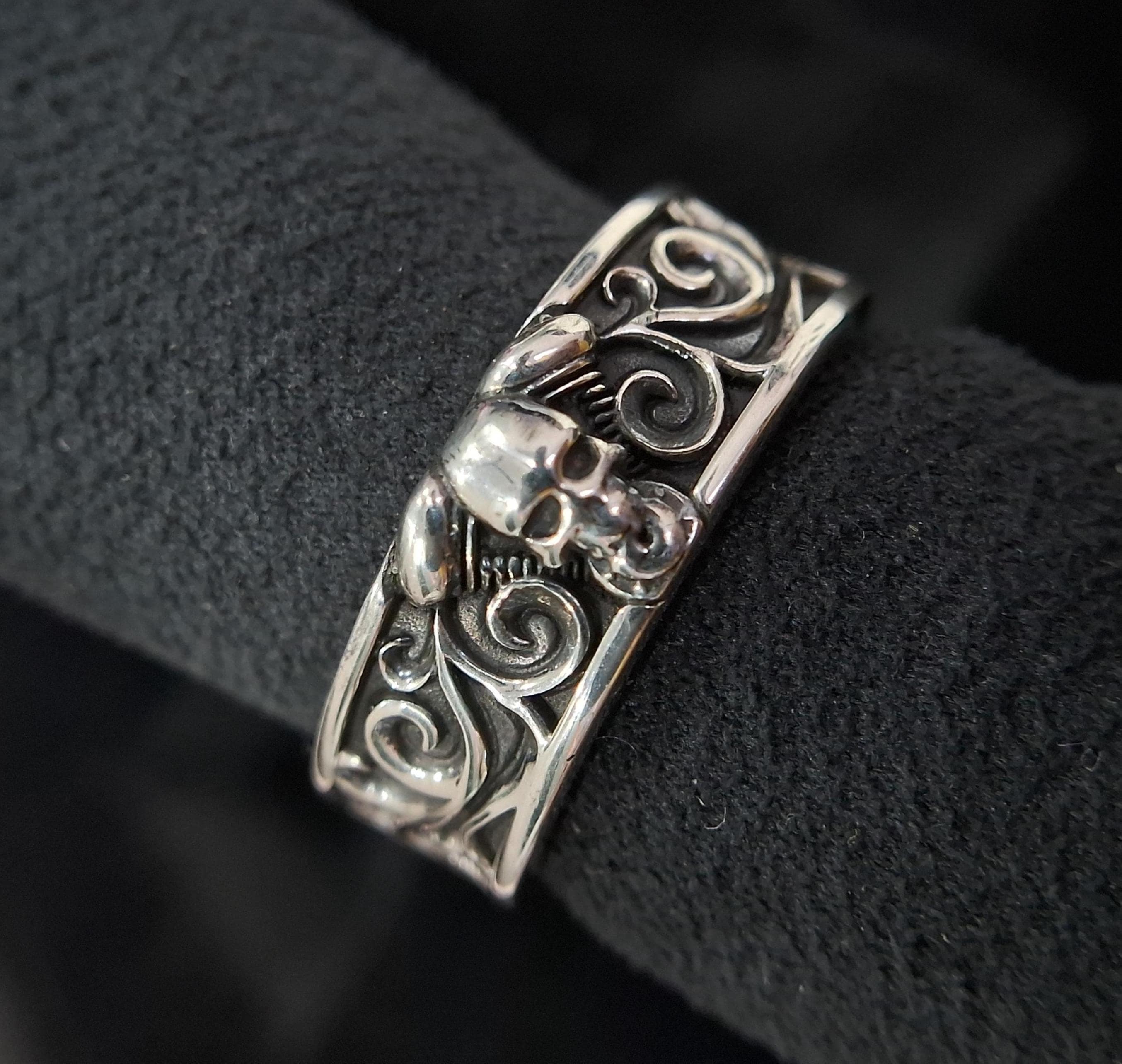 Night Rider Ring - Etsy