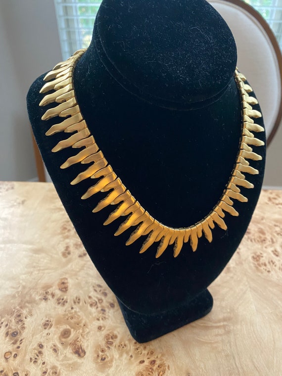 90’s Matte Gold Flame Inspired Collar Necklace