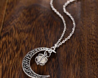 Necklaces for Women - Crystal Necklace - Aesthetic Necklace - Moon Phase Necklace - Jewelry - Moon Necklace - Moon Phase - Glowing Necklace