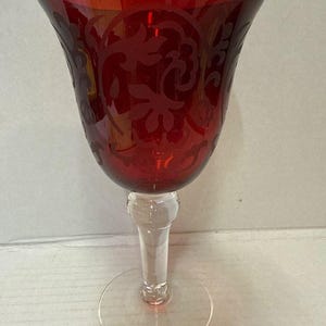 Copa vintage grande de cristal rojo y transparente con filigrana grabada, 7,25 de alto