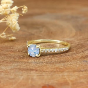 White rainbow moonstone gold wedding ring for women vintage moonstone jewelry AAA Moonstone ring Statement ring 925 Sterling silver ring