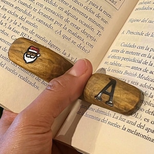 Personalized Wood Book Page Holder, Thumb Page Holder, Book Buddy, Bookish Gift, Christmas gifts, Handmade Gift