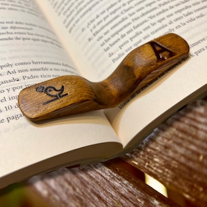 Thumb book page holder, PERSONALIZED for book lovers,Read holder,Thumb –  Angie Wood Creations