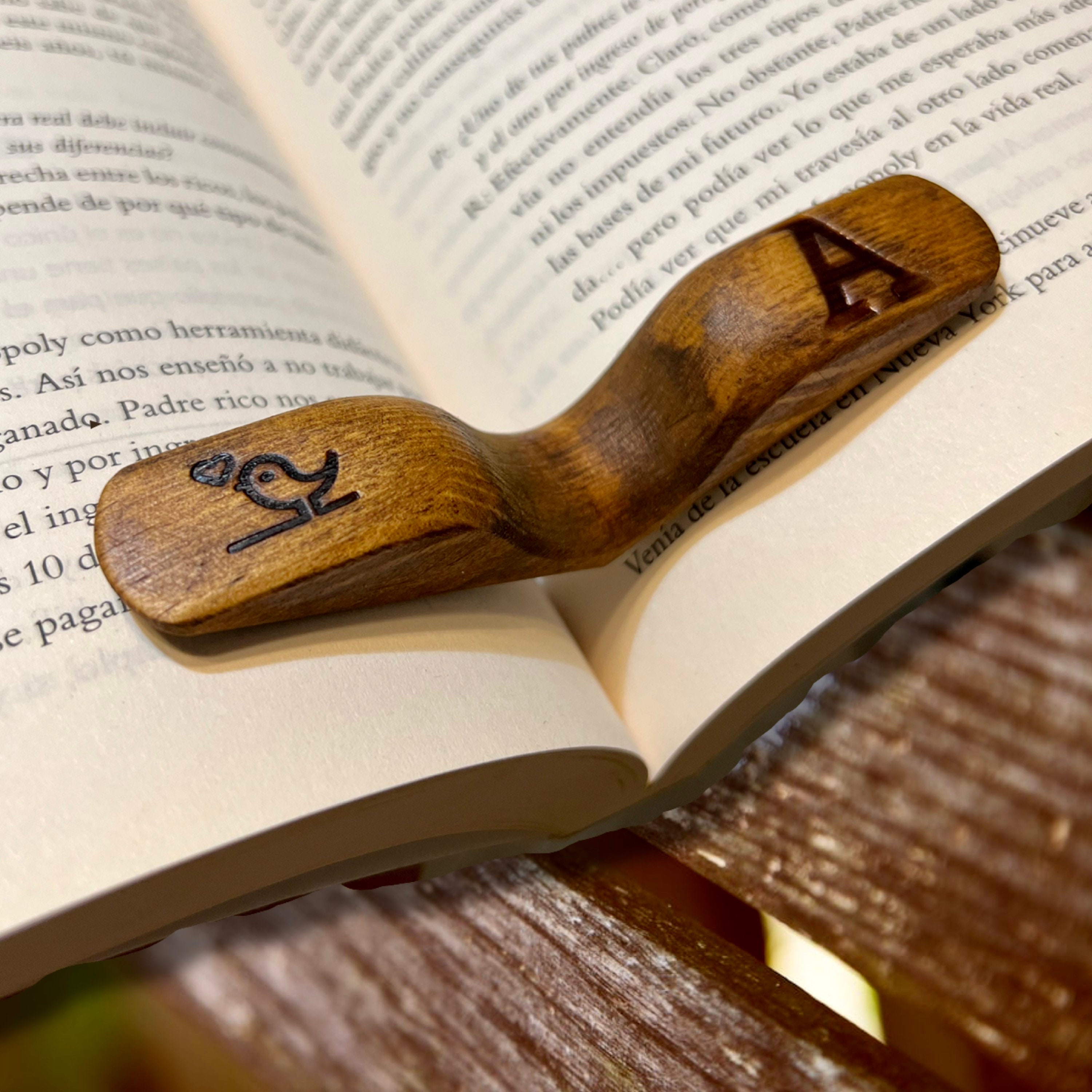 [202D] NICE Book Stand Bible Wooden Reading Holder Desk bookstands Cookbook