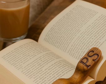 Personalized Wooden Book Page Holder - Custom Engraved Christmas Gift for Book Lovers, Cozy Reading Stocking Stuffer