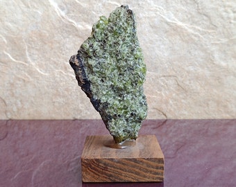 原石オリビンクリスタルストーン：グリーンヒーリングミネラル（100x55x55 mm、400 g）