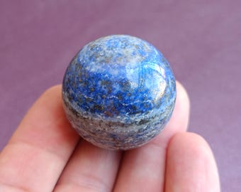 Esfera de Lápis-Lazúli: Pedra dos Desejos de Cristal Curativo (34 mm, 65 g)
