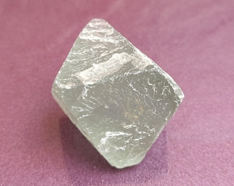 Fluorietkubuskristallen, ruw fluoriet, kubusfluoriet, paars fluorietkristal, clusterfluorietmineraal, natuurlijk fluoriet, echt fluoriet