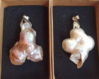 18K GP Mother-Of-Pearl Pendant: Elegant Nacre Shell