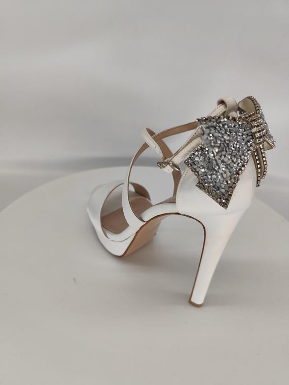 Zapatos de plataforma para vestido de novia de satén blanco