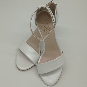 Custom  Wedding Block  Heels, Chunky Leather Heels, Wedding Block Sandals, Bridal Sandals,  Handmade  Bridal Heels, Pearl White Bridal heels