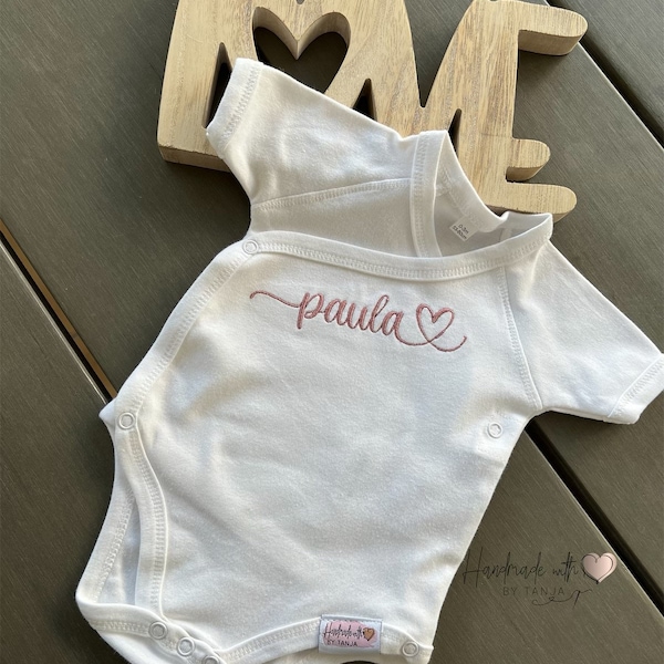 Kimono Baby Body | Body mit Namen und Herzschrift | personalisierter Babybody | Geschenkidee