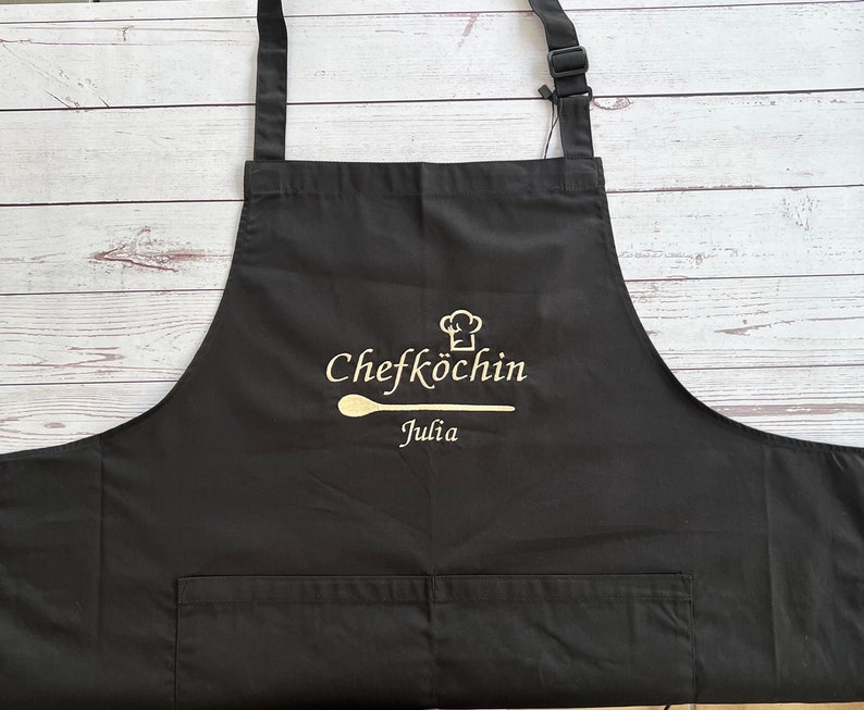 Schürze Chefkoch mit Wunschnamen personalisierte Kochschürze Backschürze Grillschürze Geschenkidee Männer und Frauen Bild 10