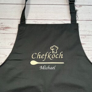 Schürze Chefkoch mit Wunschnamen personalisierte Kochschürze Backschürze Grillschürze Geschenkidee Männer und Frauen Bild 2