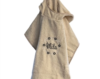 Badeponcho mit Namen und Blumenkranz bestickt | Poncho personalisiert | Geschenkidee Baby Kind verschiedene Farben