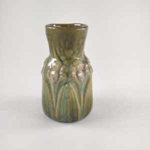 Brush McCoy Pink and Green Amaryllis Bud Vase - Kolorkraft - 1920s -