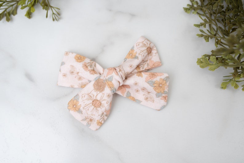 Pink Bow Pink Floral Medium Cotton Fabric Bows Spring Hair Bow Toddler Hair Bow Pink Floral Bow Toddler Bows Girls Hair Bow Baby Bows