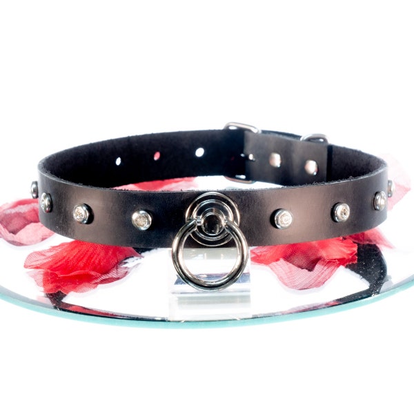 SiaLinda: collar genuine leather black with 8 strass - crystals and large O-ring 20 mm, gift box