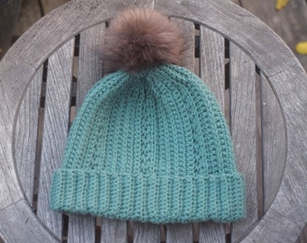 Crochet women’s hat with star pattern // made to order