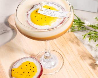 Passionfruit Martini Candle, Porstar Martini, Ananas duftend, Barwagen Dekor, Geschenk für Schwester, Granatapfel Dekor, Barkeeper Geschenk