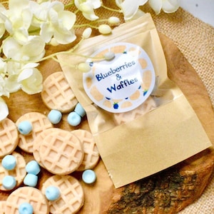 Blueberry and waffles wax melt, realistic food wax melts, dessert wax melt, gift for mom, bakery scented wax melts, gift idea, foodie gift