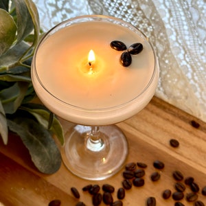 Espresso Martini kaars, kaars, koffie geurende, sojawas kaars, verjaardagskaars, cadeau voor schoonzus, kaars minnaar cadeau, alcohol kaars afbeelding 2