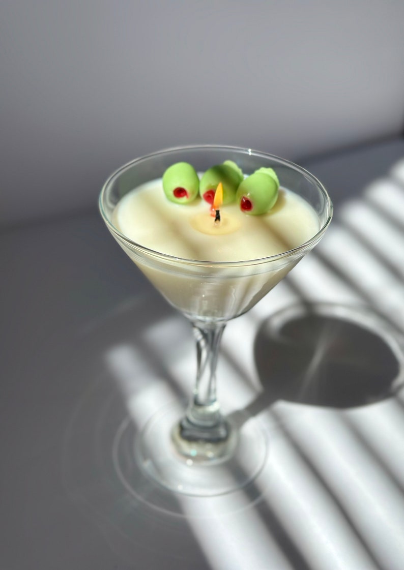 PinkSpruce Dirty Martini Candle - Thumbnail 5