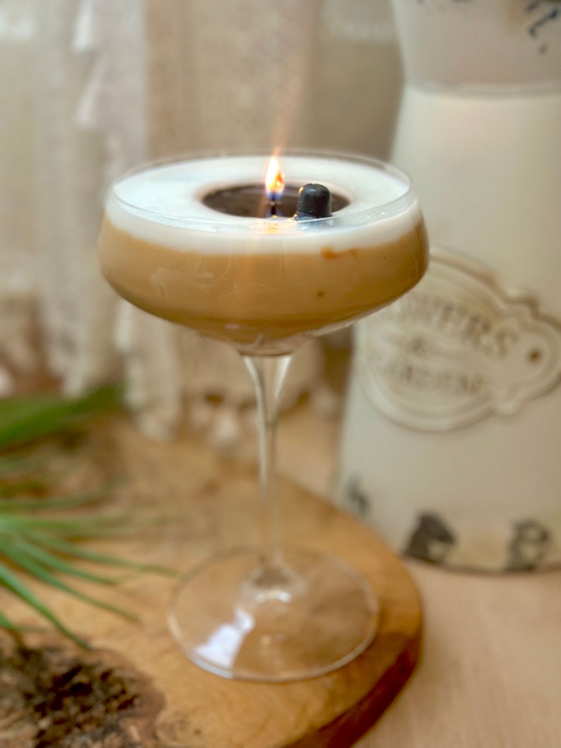 Espresso Martini kaars, kaars, koffie geurende, sojawas kaars, verjaardagskaars, cadeau voor schoonzus, kaars minnaar cadeau, alcohol kaars afbeelding 8