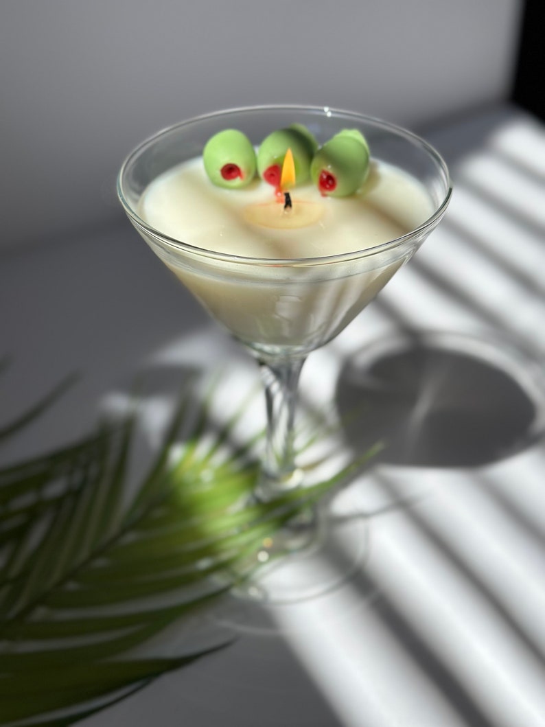 PinkSpruce Dirty Martini Candle - Thumbnail 4