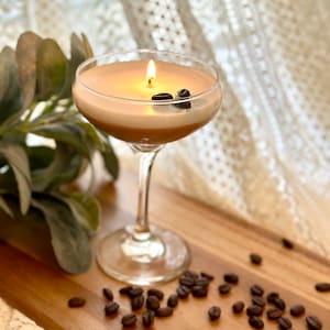 Bougie martini expresso, bougie, parfumée au café, bougie de cire de soja, bougie d'anniversaire, cadeau pour belle-soeur, cadeau pour amoureux des bougies, bougie à alcool image 1