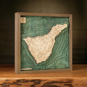 TENERIFFA - 3D Holz Wandkarte 35.0 x 35.0 cm - In Handarbeit aus Naturholz gefertigt.