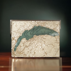 Carte murale 3D LAC LEMAN / Lac Léman réalisée à la main à partir de bois naturel.