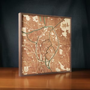 BRUGGE 3D-wandkaart met de hand gemaakt van natuurlijk hout. 76x76cm.