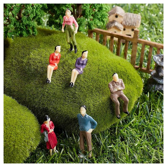 1/32 Scale Models Figurine People Figurines Ornament Tiny People Painted  Figures Standing Tiny People for Miniature Scene Sand Table Diorama style C  