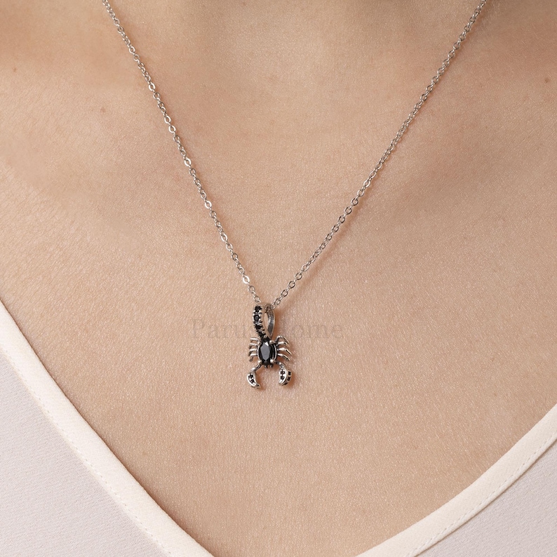 Collar de escorpión negro de plata de ley 925, regalo de joyería gótica personalizada - Colgante del zodíaco Escorpio astrológico imagen 2